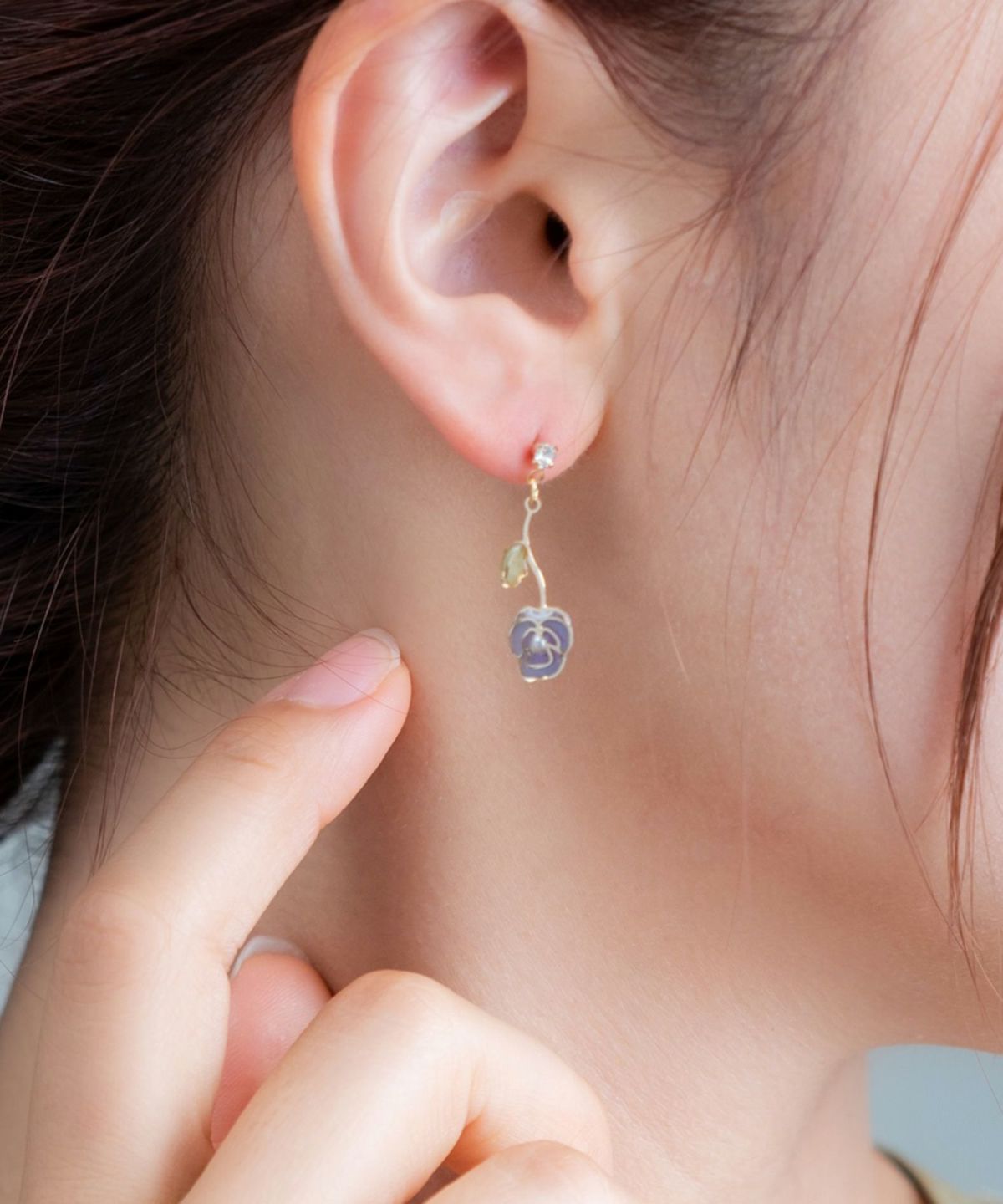 Swing Pansy Post Earrings - Red